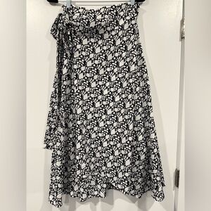 Udel New York black and white faux wrap skirt, M